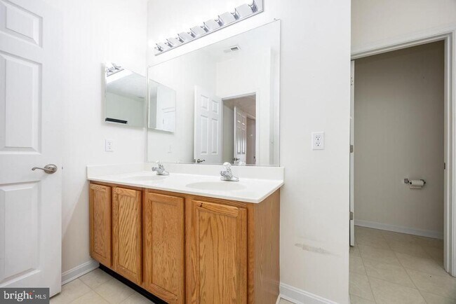 Building Photo - 9549 Wedge Way