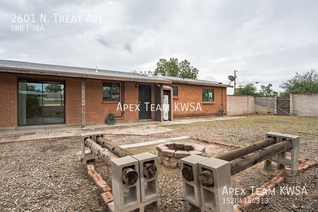 Building Photo - 2601 N Treat Ave