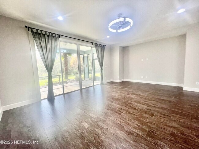 Building Photo - 242 Orchard Ln