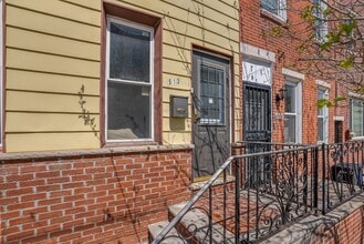 Building Photo - 513 Morris St