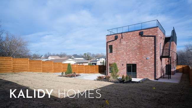 Building Photo - 605 N Idaho Ave