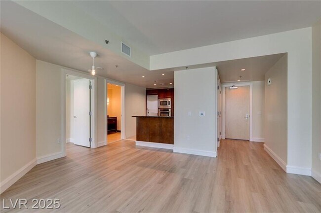 Building Photo - Luxury High-Rise Living at SKY | 29th Floo...
