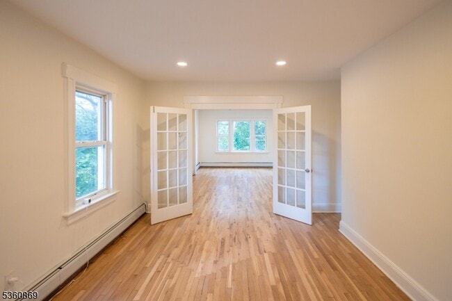 Building Photo - 34 Fairview Pl