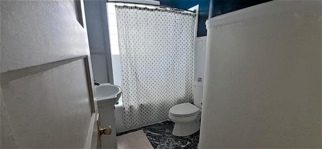 Building Photo - Prospect Upper house