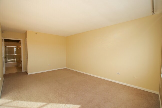 Building Photo - 7400 Lincoln Ave