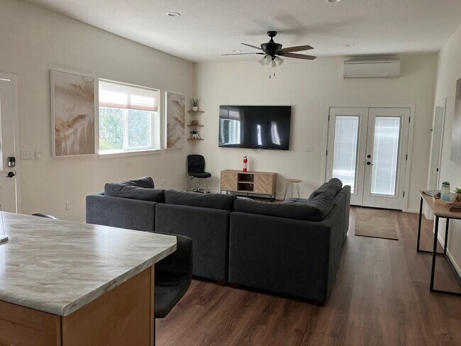 Building Photo - 1105 Granite Hill Rd