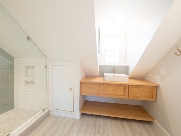 Building Photo - 210 Third St