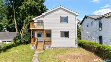 Building Photo - 810 Brewster St