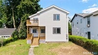 Building Photo - 810 Brewster St