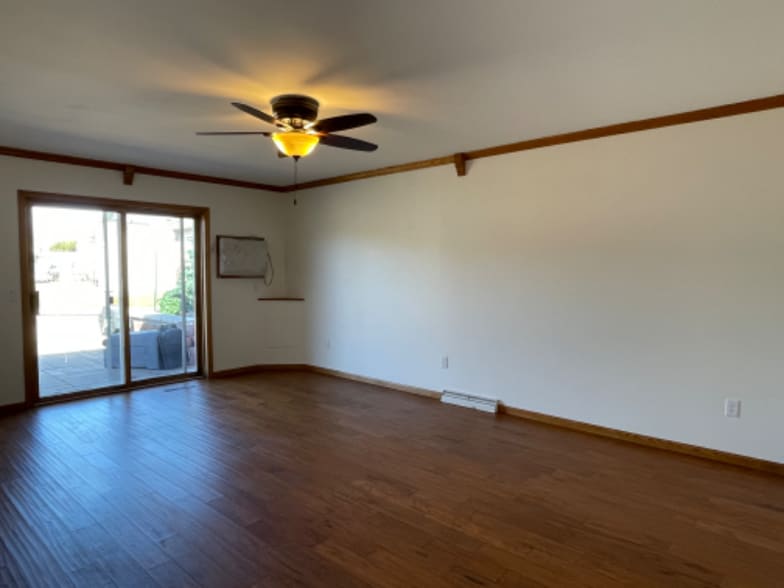 Building Photo - 1610 N Hume Ave