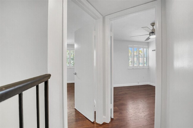 Building Photo - 4550 SW 68th Ct