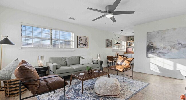 Building Photo - 209 Angelfish Ave.