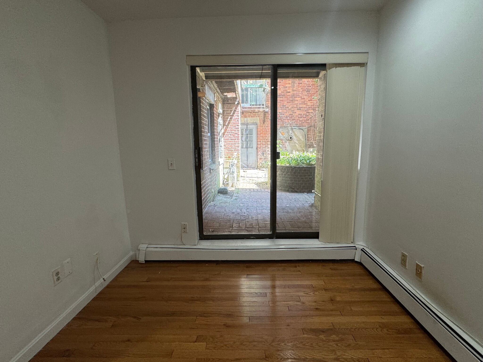 Building Photo - 390 Riverway