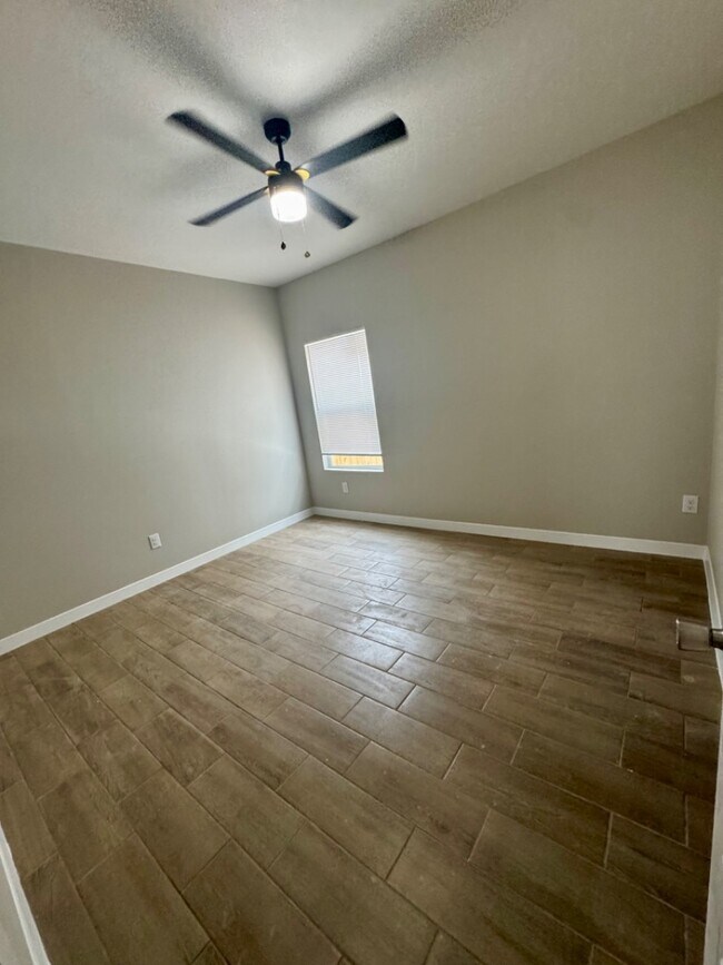 Building Photo - 617 N Delaware St