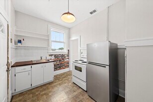 Building Photo - 4713 N Florida Ave