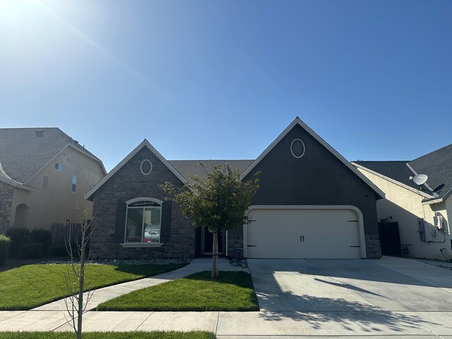 Primary Photo - Must see this immaculate home!!!