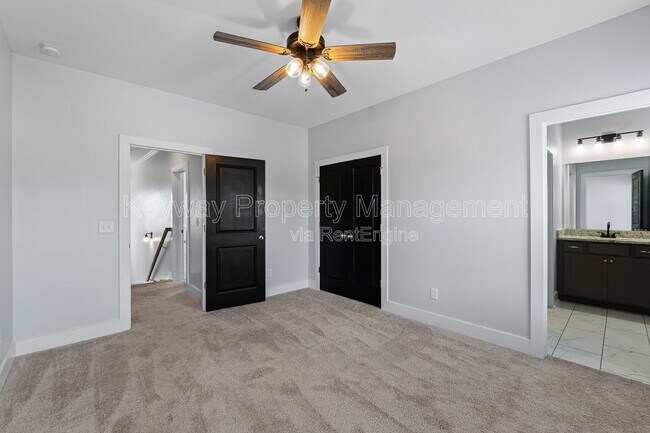 Building Photo - 2217 Laurens St