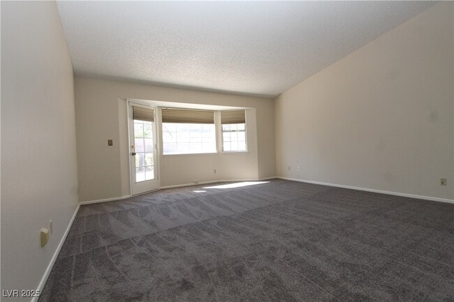 Building Photo - 6605 Vicuna Dr