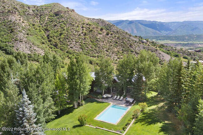 Building Photo - 650 Pioneer Springs Ranch Rd