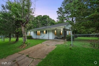 Building Photo - Country LIving!!