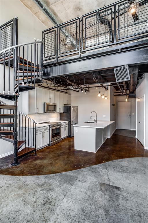 Building Photo - 3110 Thomas Ave