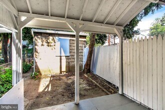 Building Photo - Coming Soon! Spacious 3 Bedroom, 1 Bath Ho...