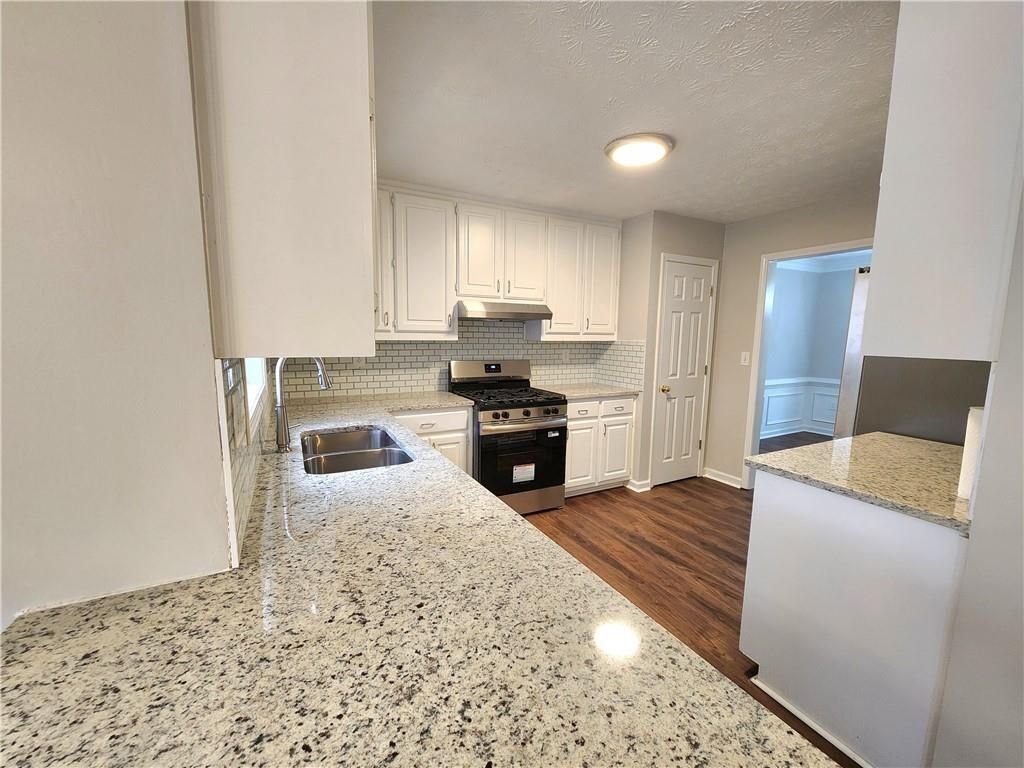 Building Photo - 1645 Rushing River Way