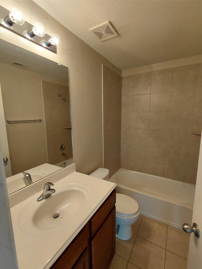 Building Photo - 8902 Stagewood Dr