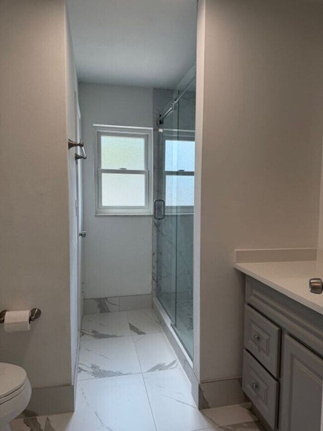 Building Photo - Easy Living with this 3 Bedroom Home on oversized fenced lot.