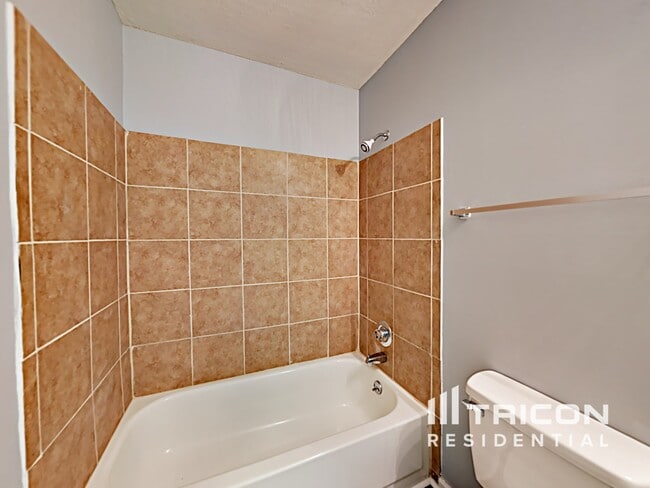 Building Photo - 7226 Amarillo Dr