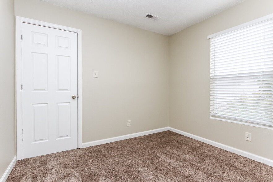 Building Photo - 6852 Youngberry Dr