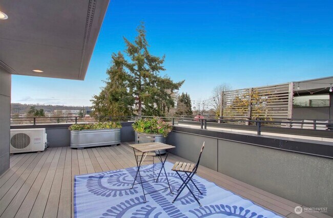 Building Photo - Welcome Home Modern Townhome in Georgetown