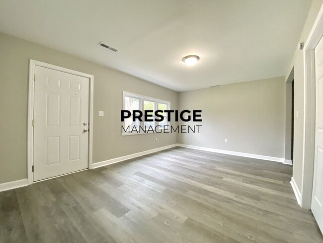 Building Photo - Updated 2 Bedroom Home in Gary