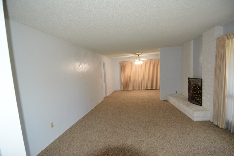 Building Photo - 6017 Friant Dr