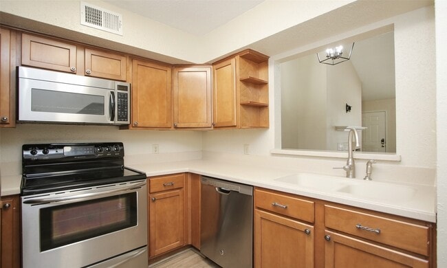 Building Photo - 4900 Floyd St