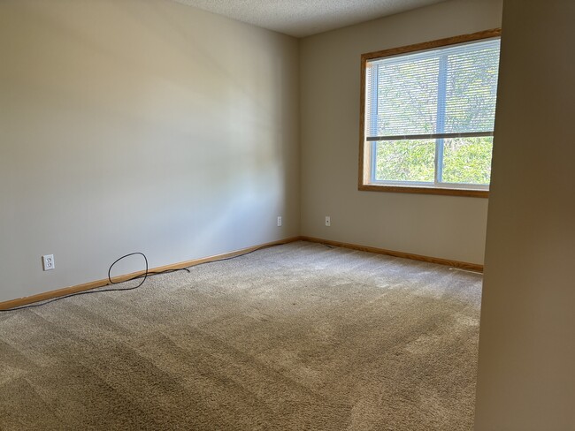 Building Photo - 1349 Willow Trail