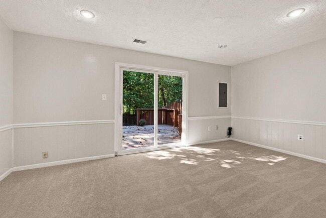 Building Photo - 7918 Pebble Brook Ct