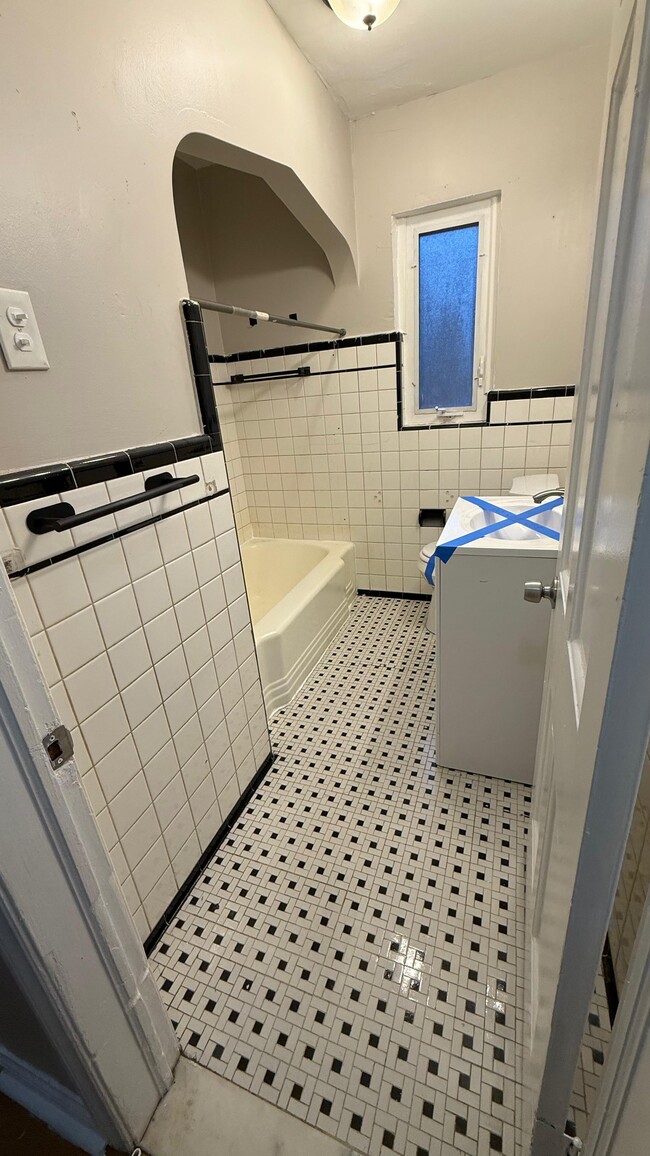 Building Photo - 10370 Britain St