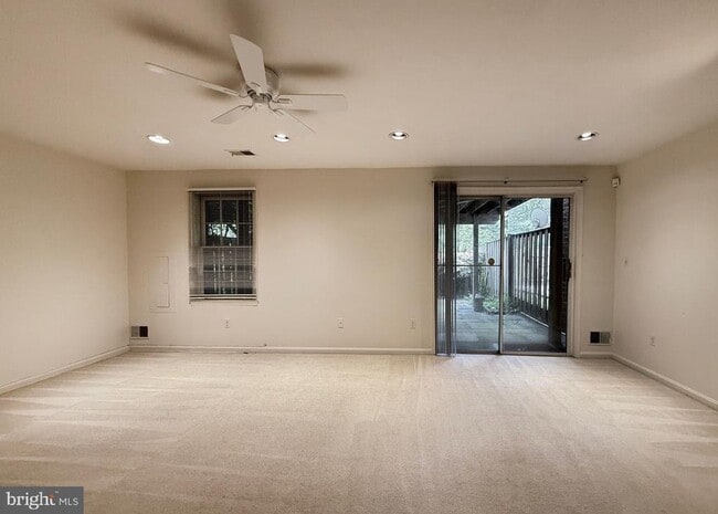 Building Photo - 7136 Swansong Wy