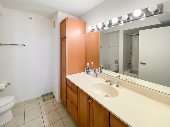 Building Photo - 9655 Woods Dr