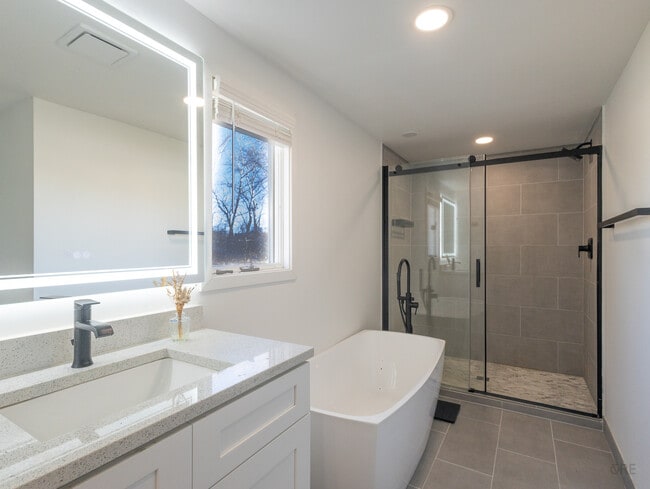 Building Photo - 20901 Catalpa St