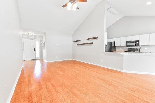 Building Photo - Serenity Meets Everyday Convenience!