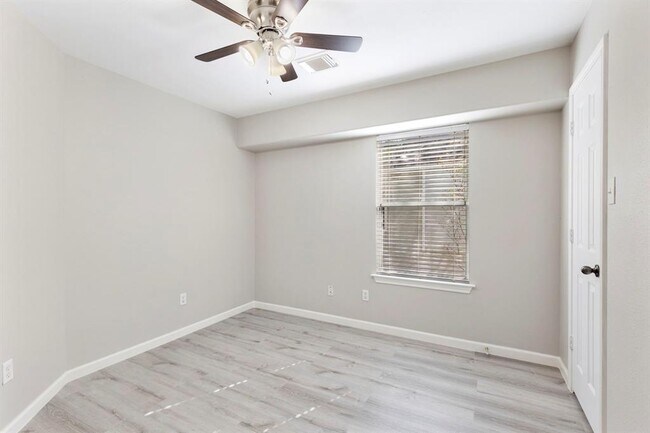 Building Photo - 79 Blue Creek Pl