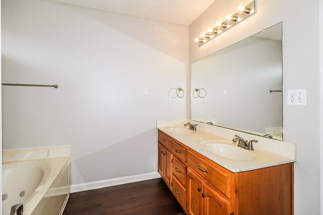 Building Photo - 9111 Kaitlyn Dr S