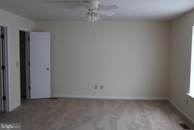 Building Photo - 8651 Chester Ct