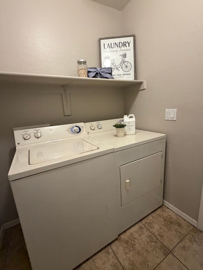 Building Photo - 4 Bedroom on Large Lot in Queen Creek