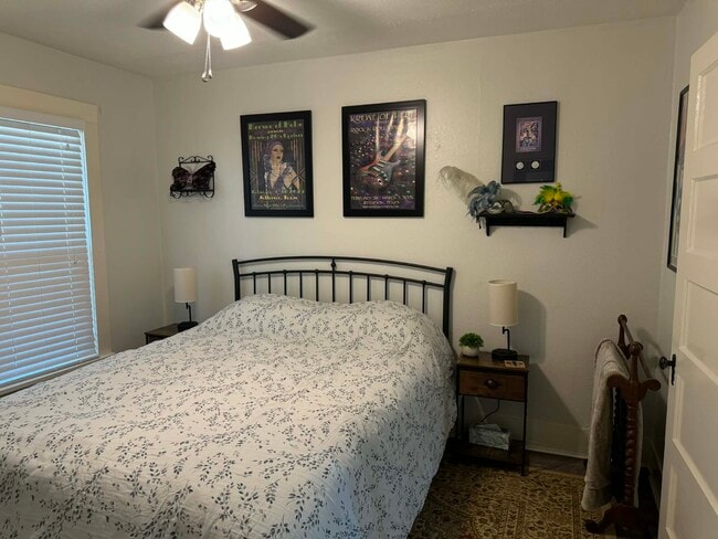 Building Photo - 606 N Polk St