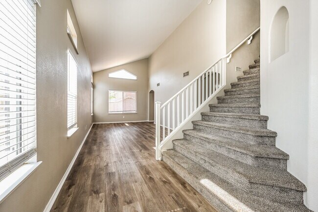 Building Photo - 1109 W Bluefield Ave