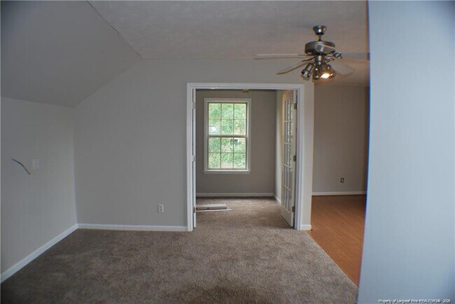 Building Photo - 845 Log Cabin Dr
