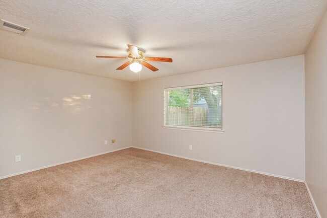 Building Photo - 11731 Yearling Dr